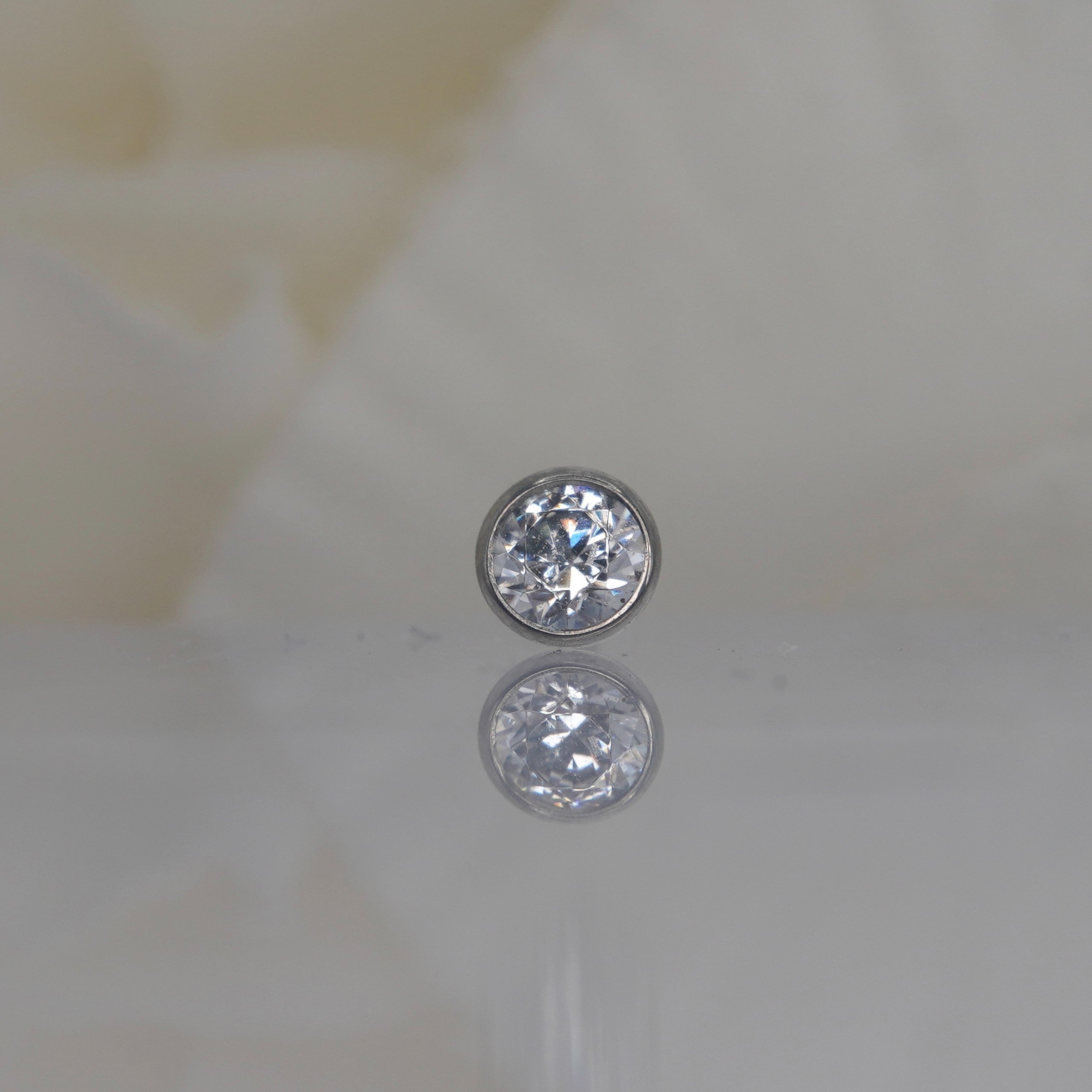 Round Bezel - White Crystal