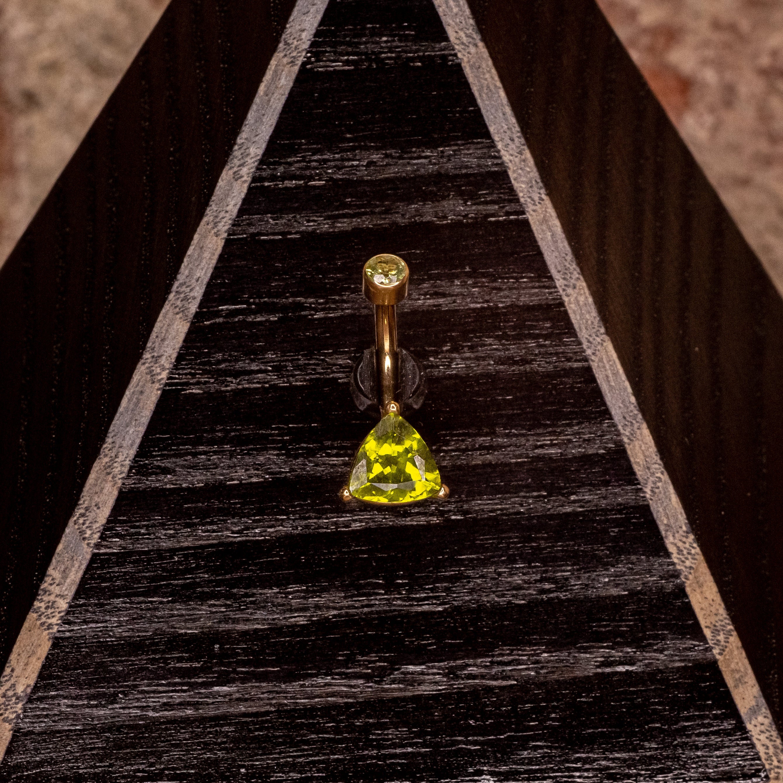 Triangle Green Swarovski Crystal in Yellow Gold Navel 14g 3/8"