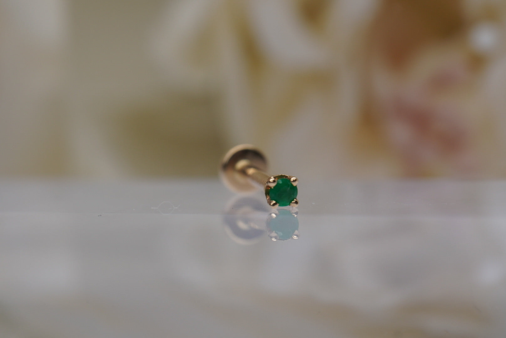 Emerald Crystal Prong in Yellow Gold with 16g Backing