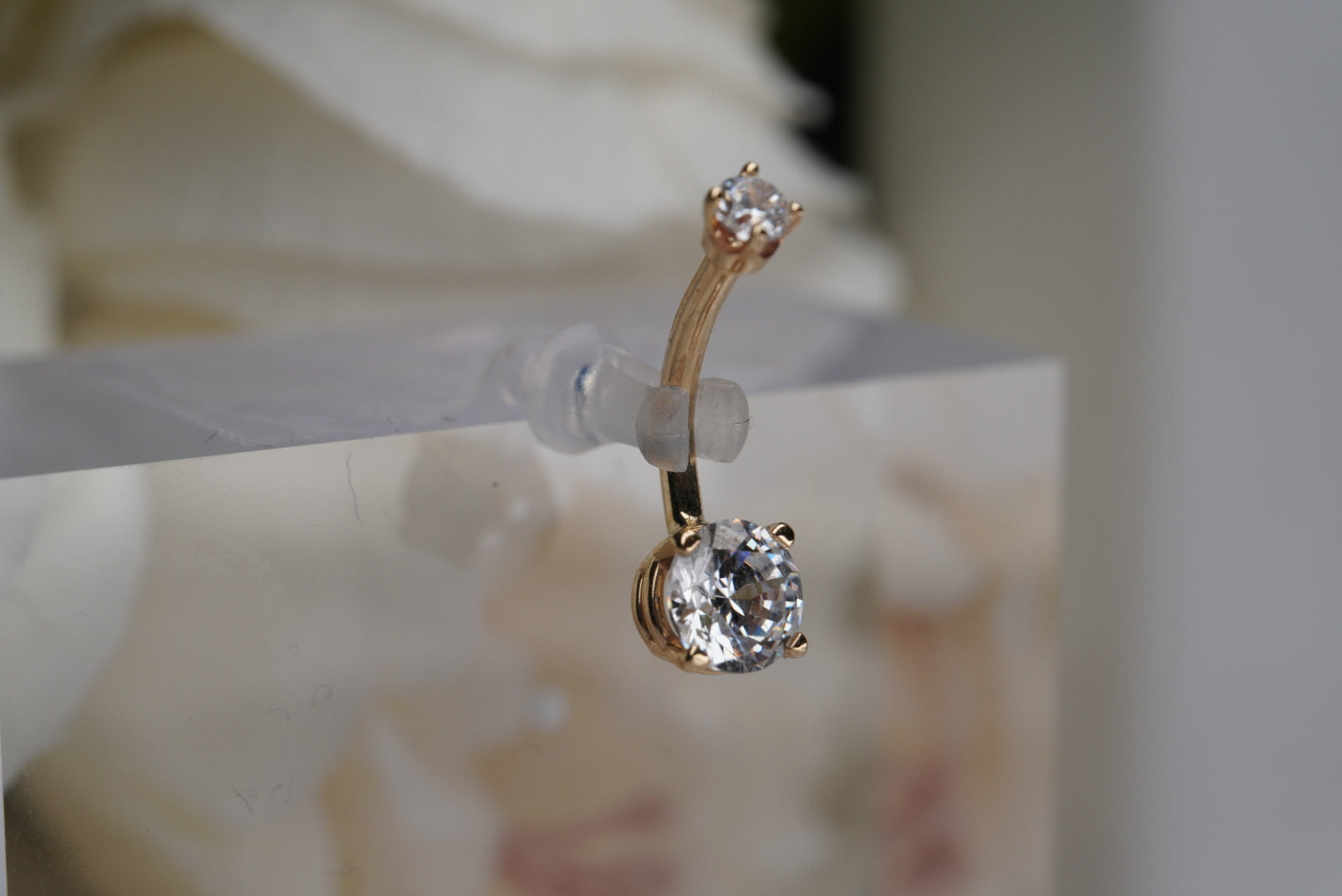 Prong Yellow Gold 16g Curved Barbell