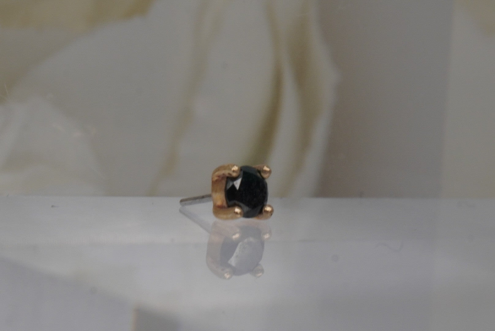 Prong with Black GENUINE DIAMONDS