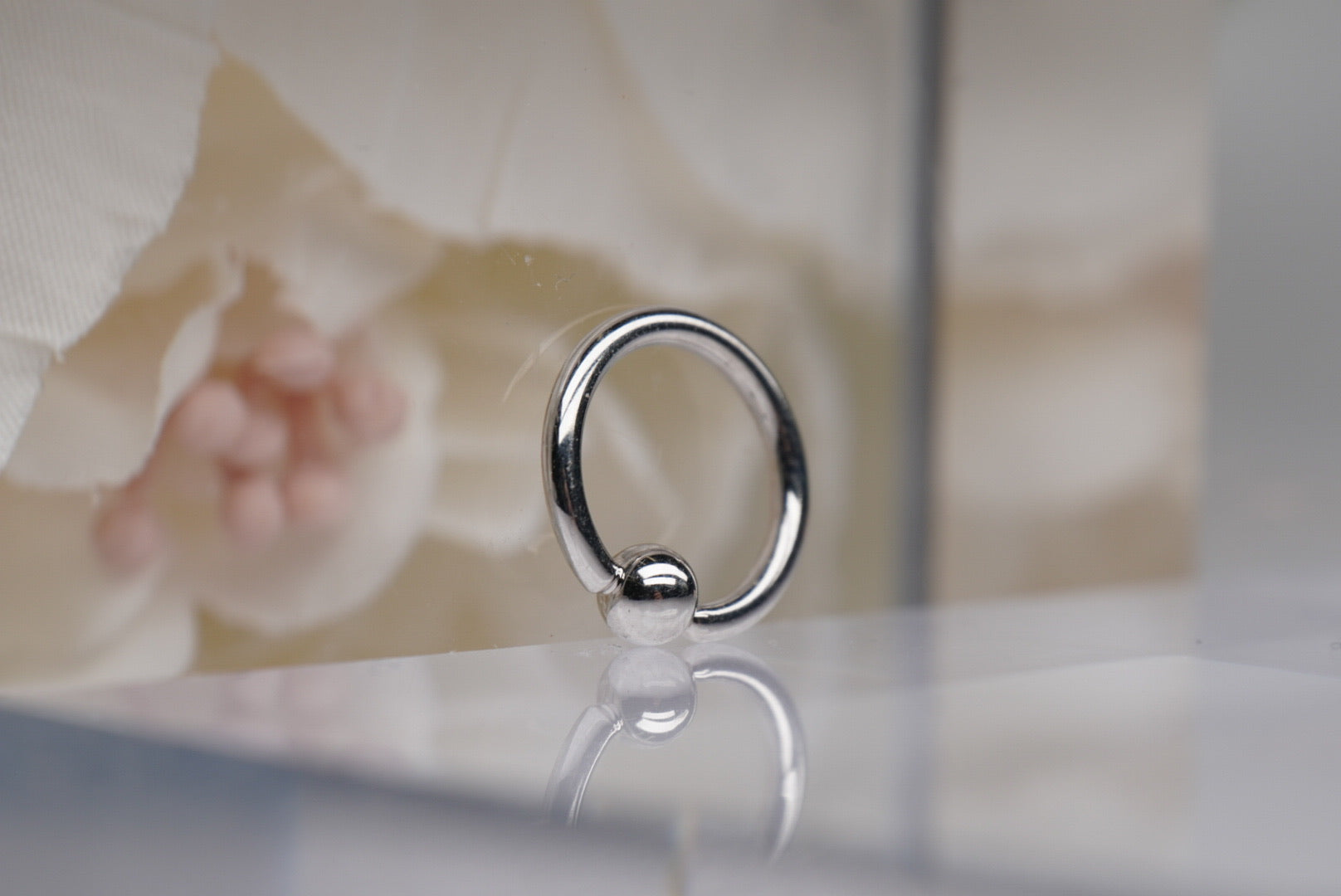 20g Fixed Bead Ring in Gold
