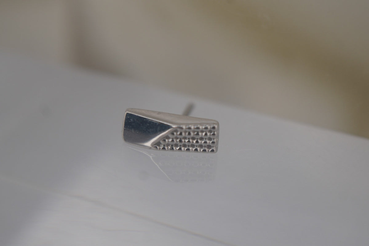 Buddha Jewelry Organics 14k 2x6mm "Roxy" THREADLESS white gold