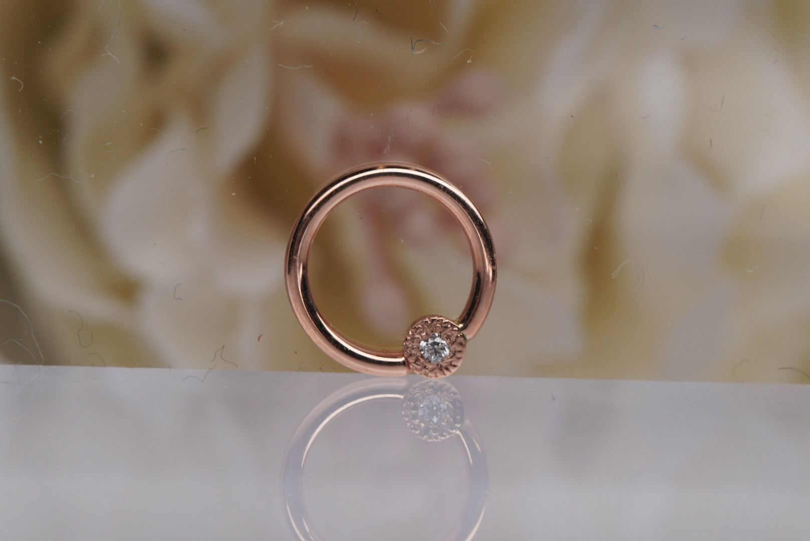 Hammered Bezel Foward Facing Ring in Rose Gold