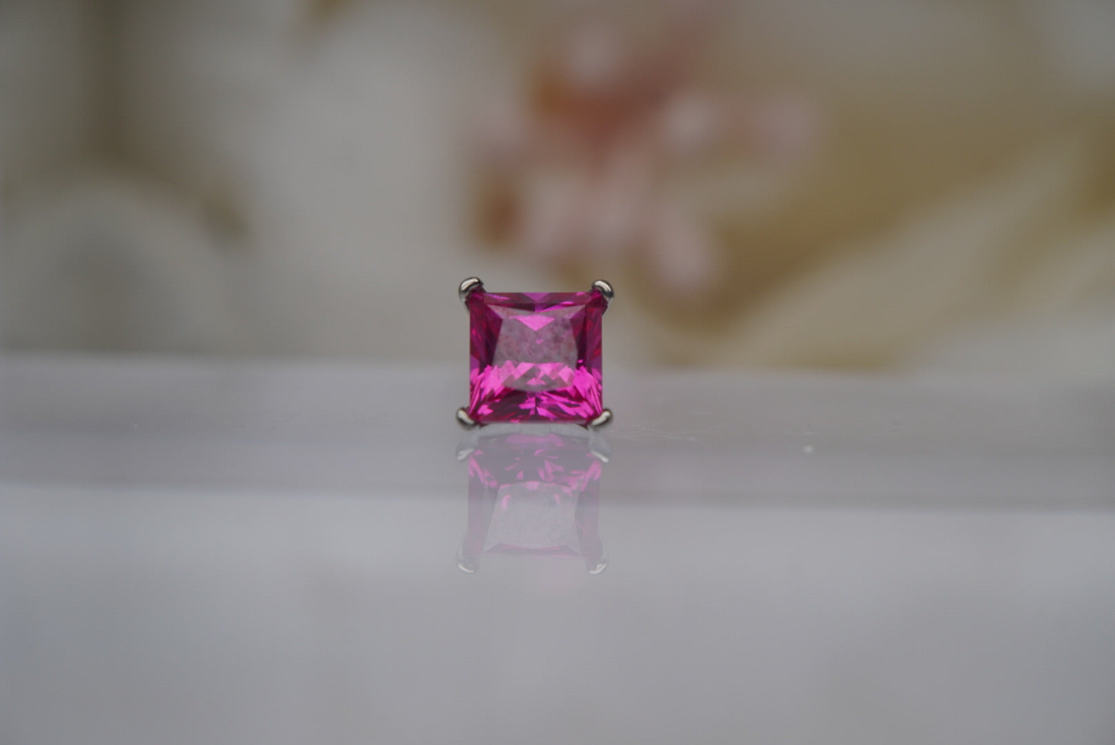 Princess Cut 16g/18g- Ruby Red Crystal