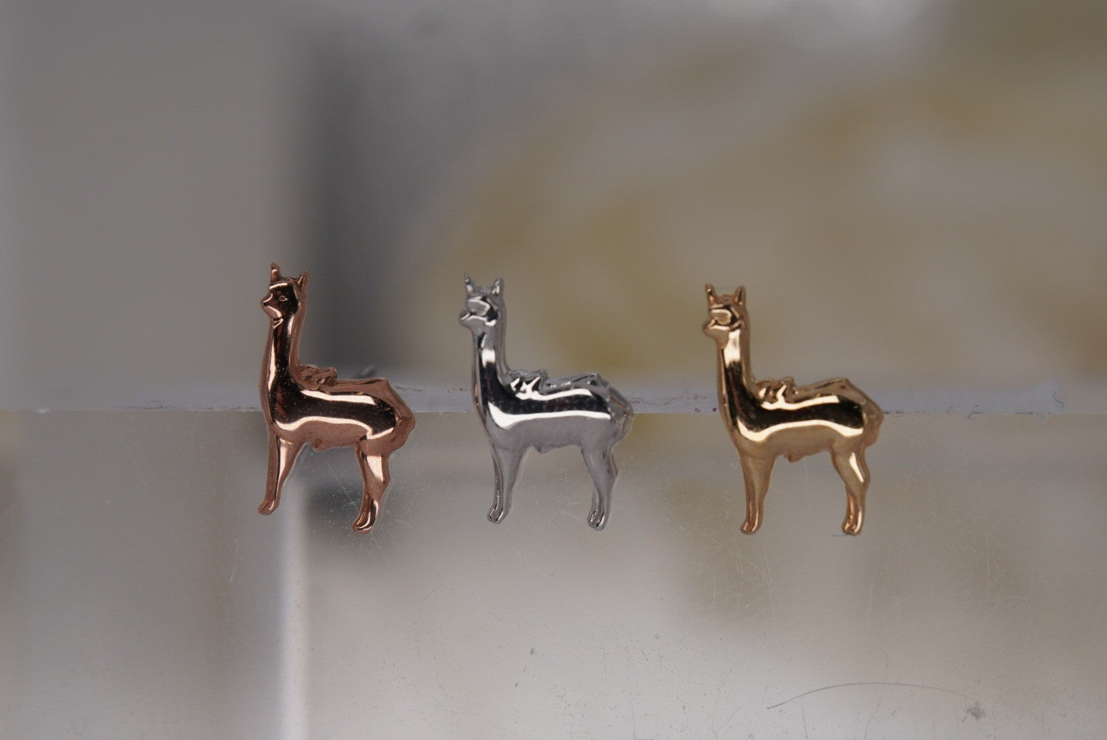 Mama Llama- Left Facing