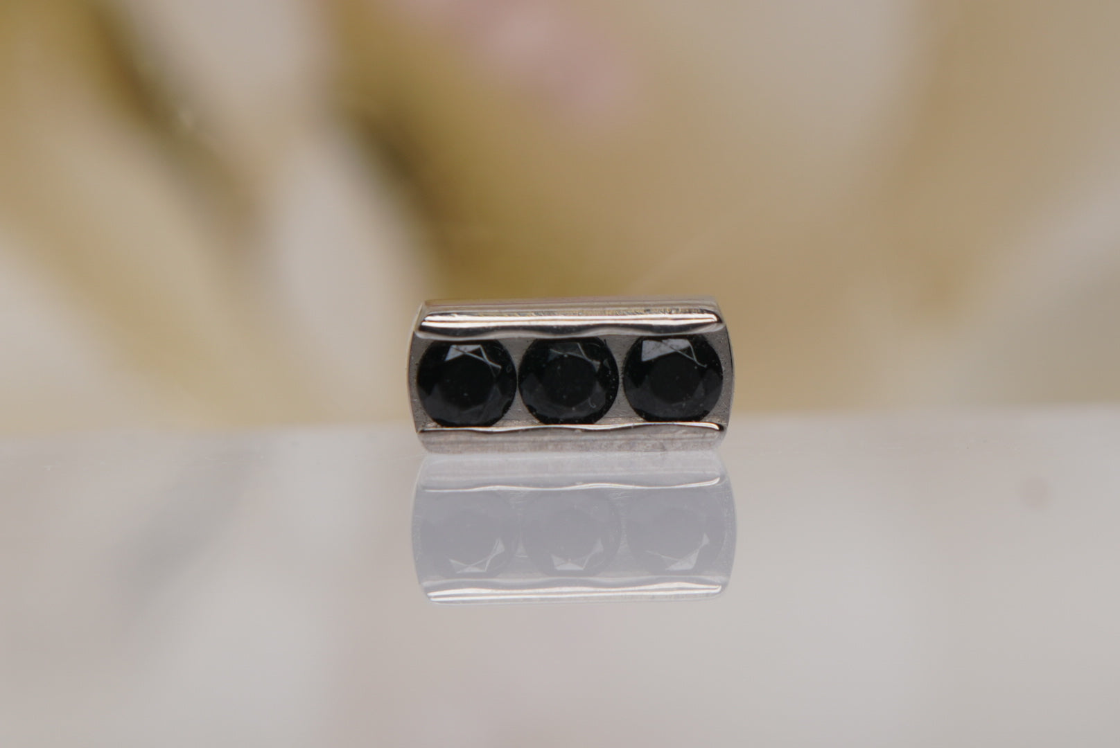 3-Gem Channel (Black)