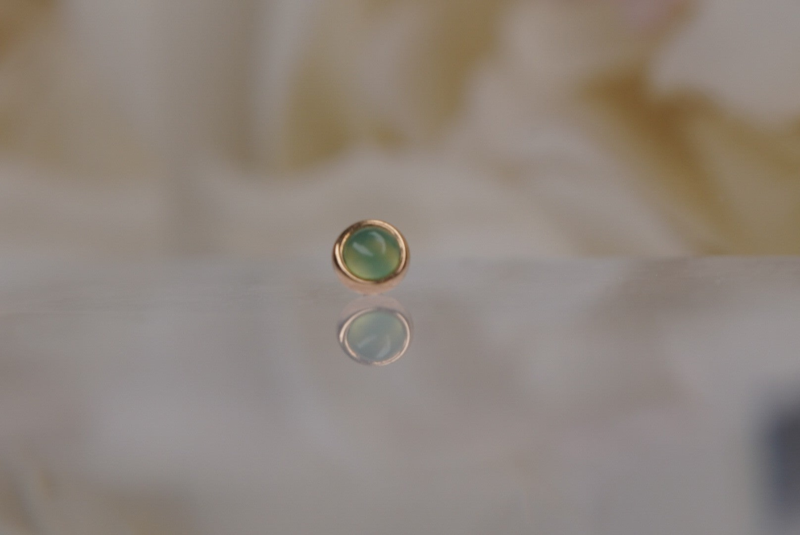 Round Cup Setting with Chrysoprase