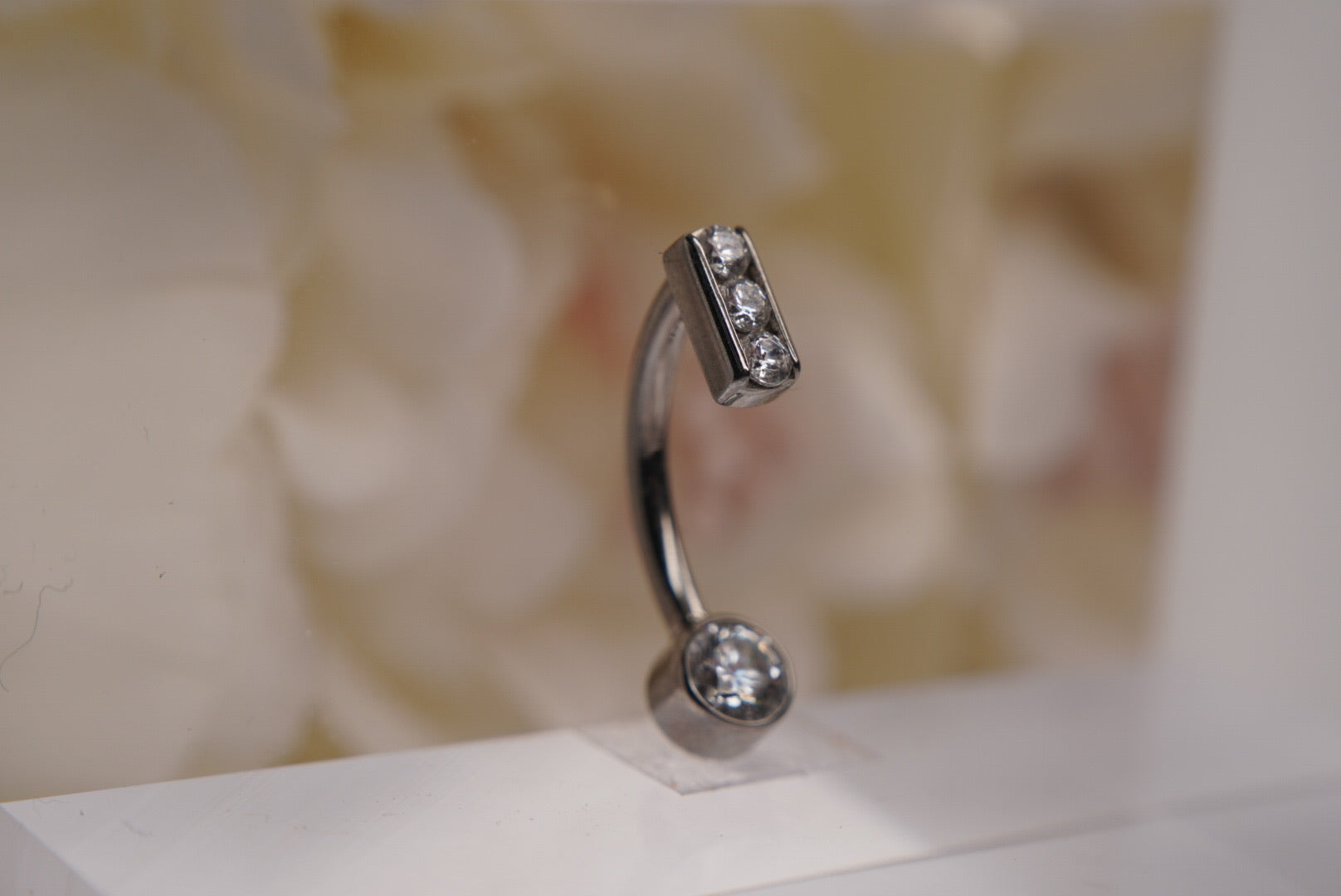 3-Gem Top Hanging with Crystal Bezel in 14g