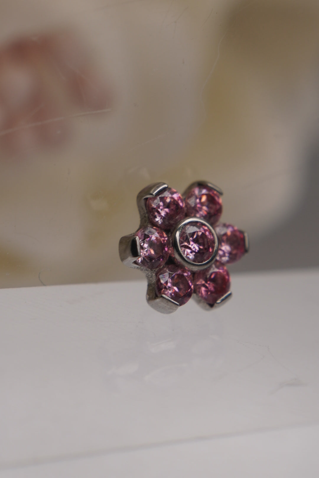 6-Petal Flower 6mm (Pink) angled view