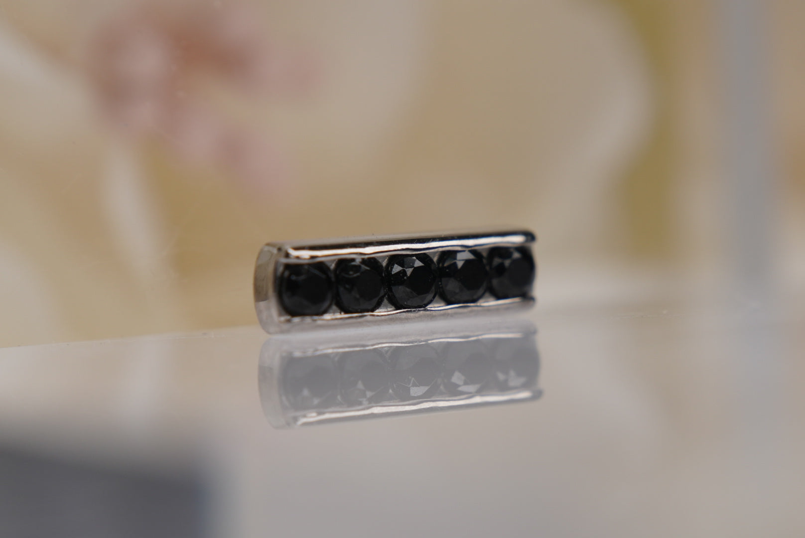 5-Gem Channel (Black)