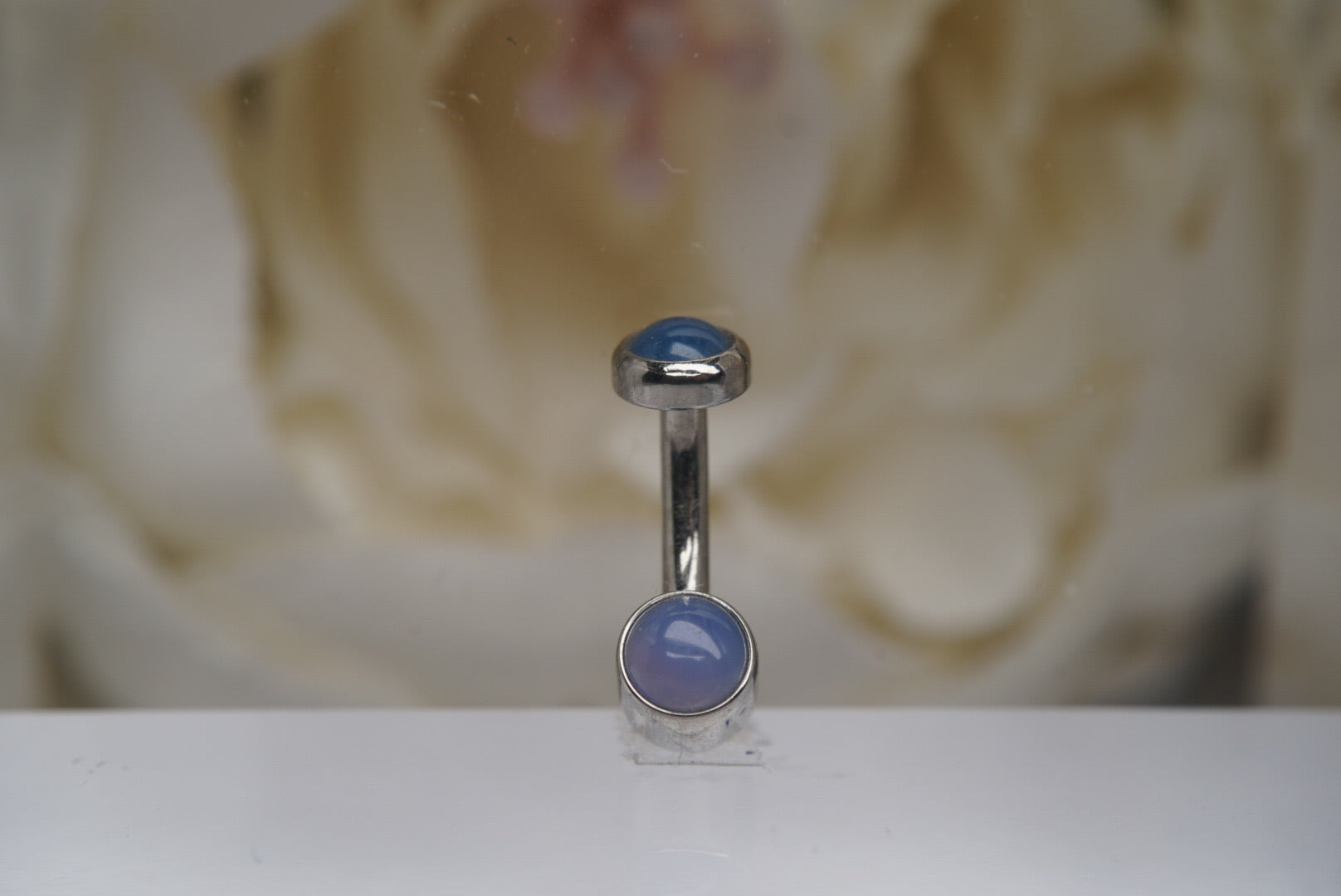 Blue Agate Navel in a Bezel Setting (4mm/4mm)