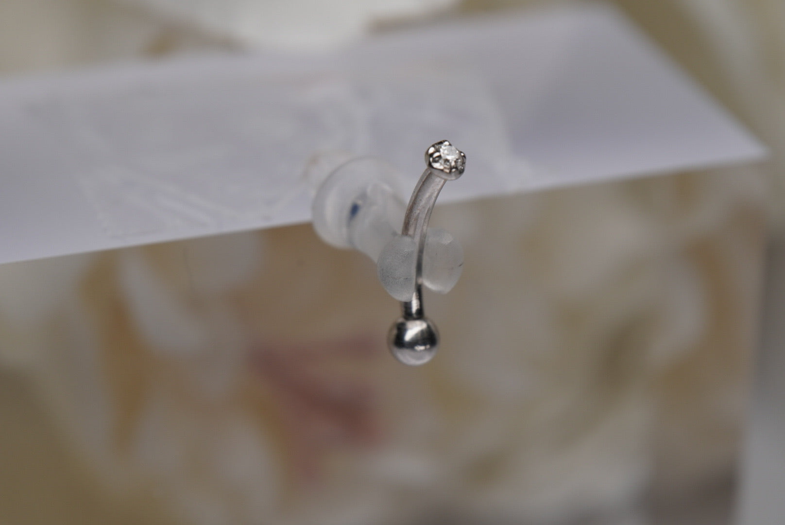 16g Prong White Gold Curved Barbell