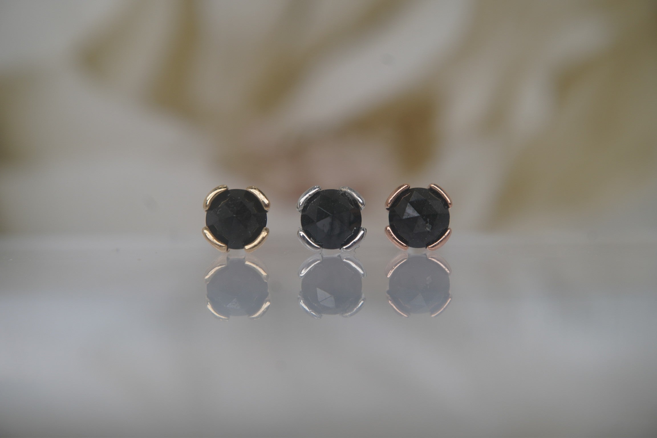 Peekaboo Black Spinel