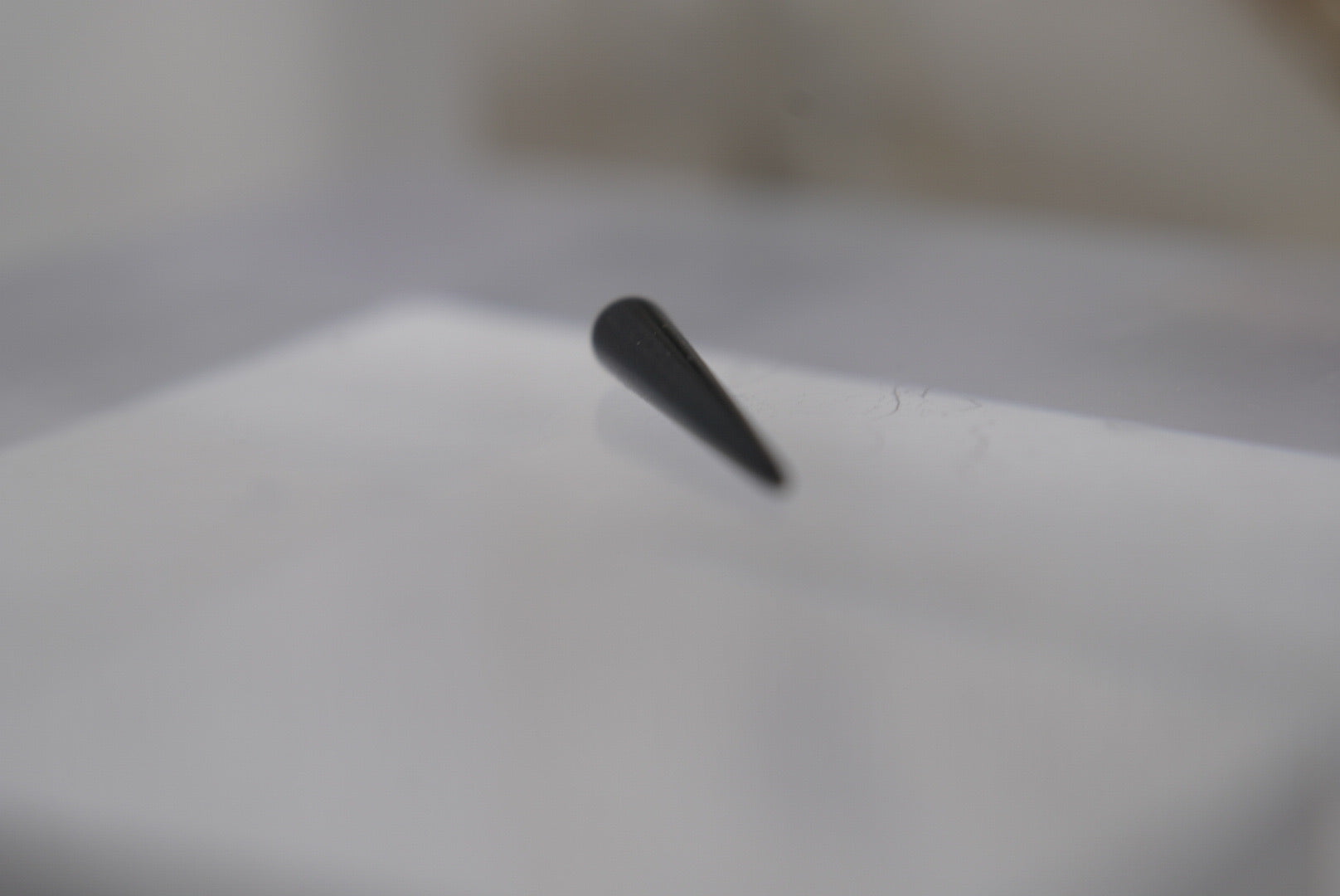 14g Diamond-Like Carbon Spike (Black)