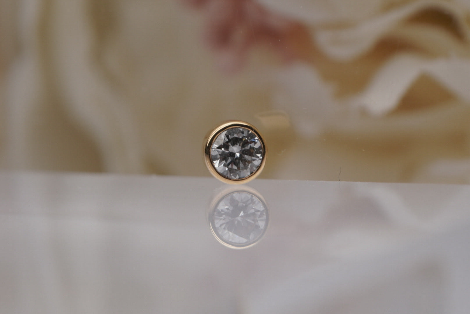 GENUINE DIAMOND in Yellow Gold- Bezel