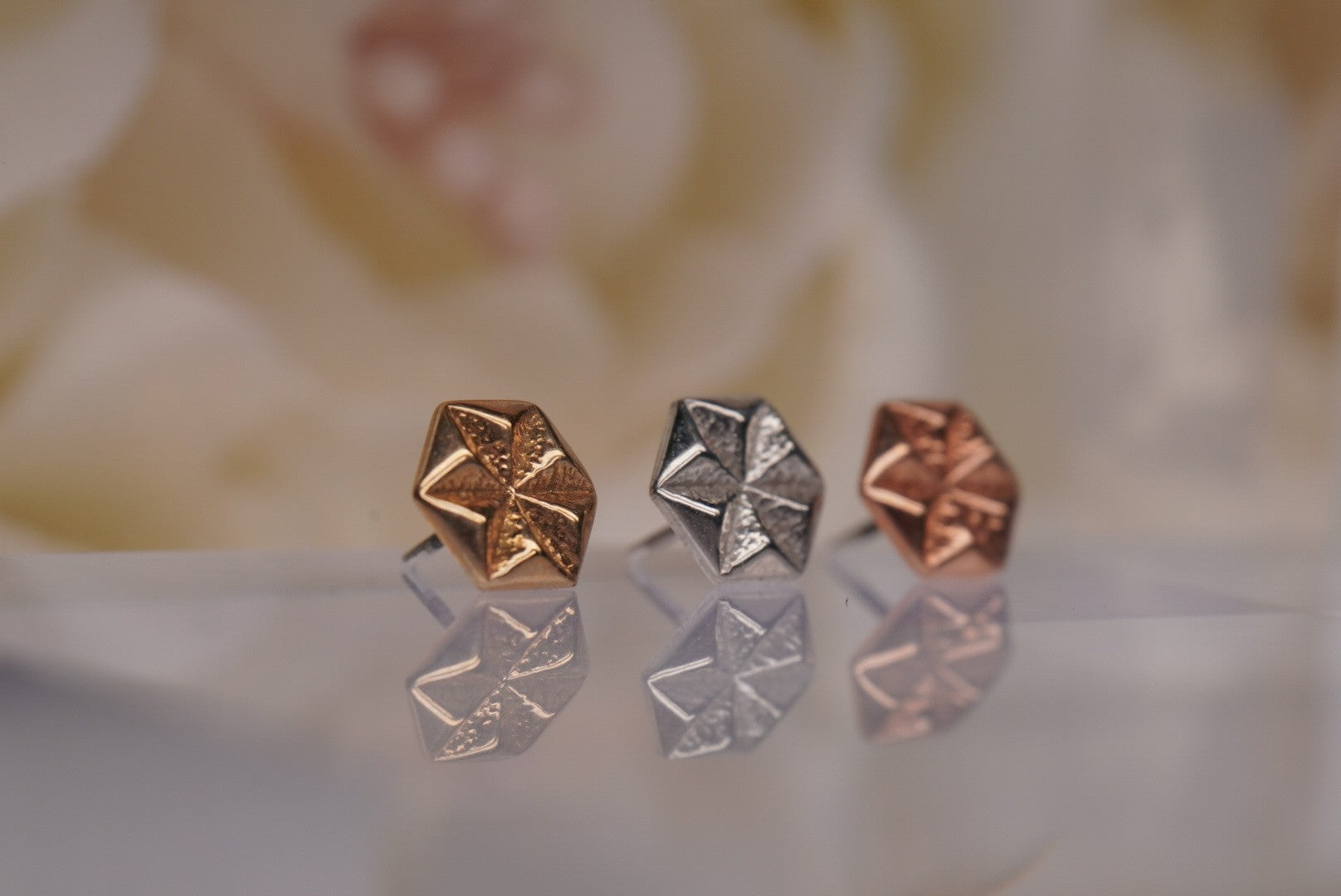 Hex-Star in Gold