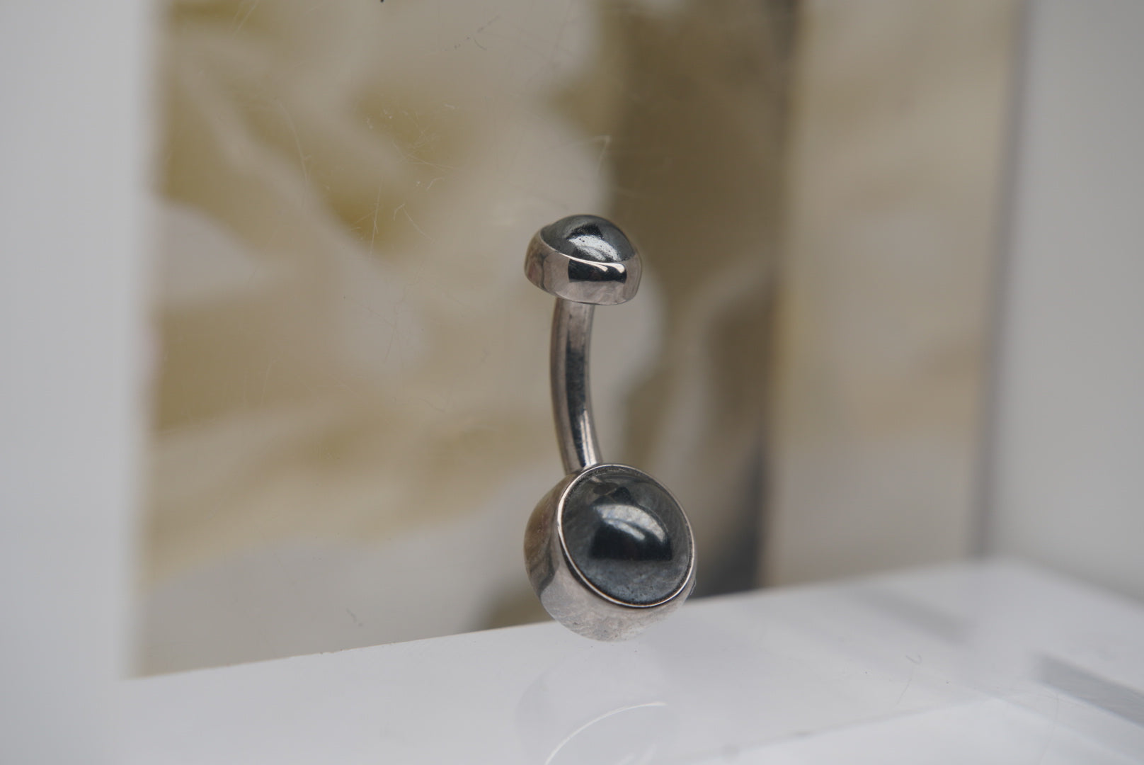 Hematite Navel in a Bezel Setting  (4mm/6mm)