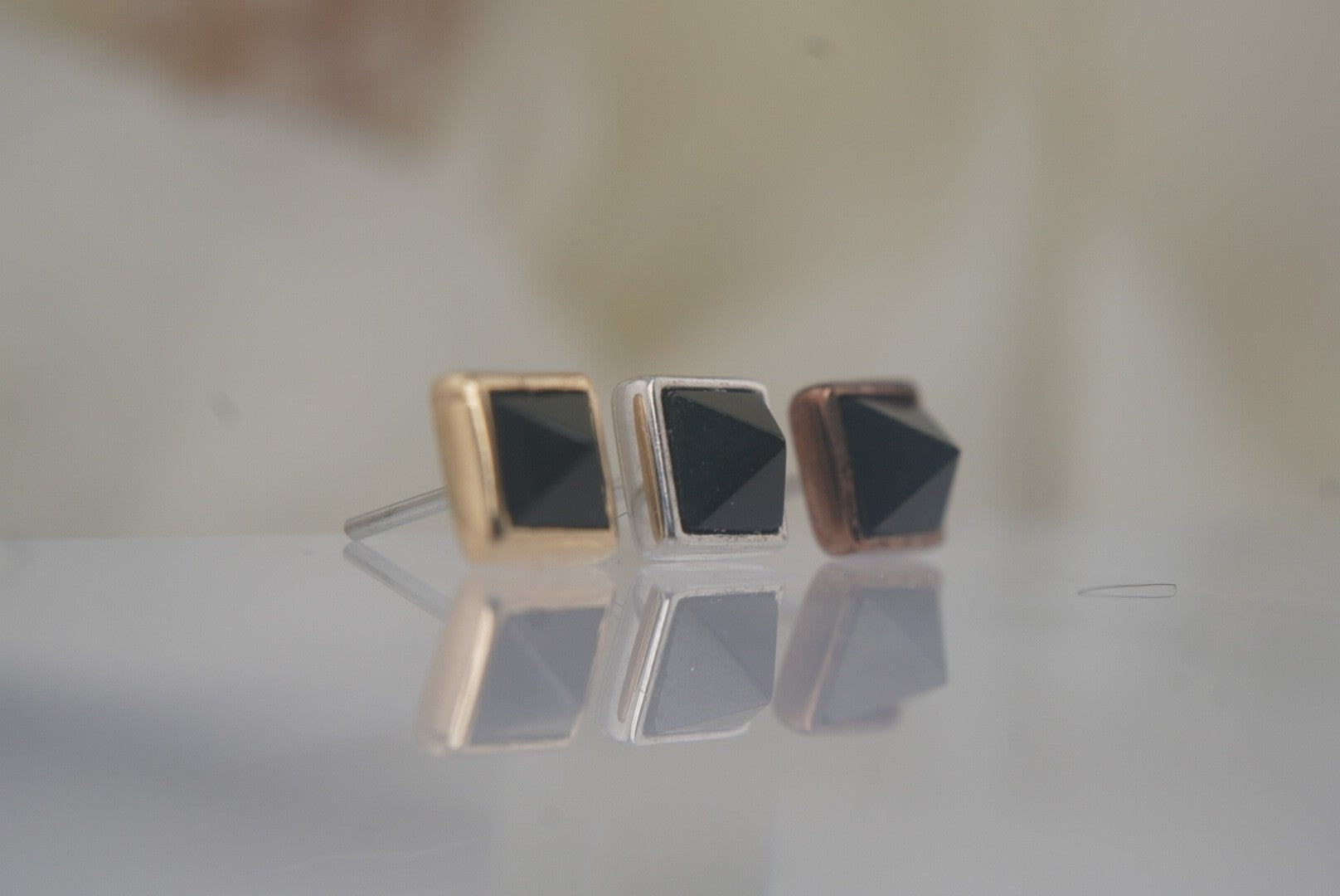 Pyramid Bezel Reverse Set in Black Agate