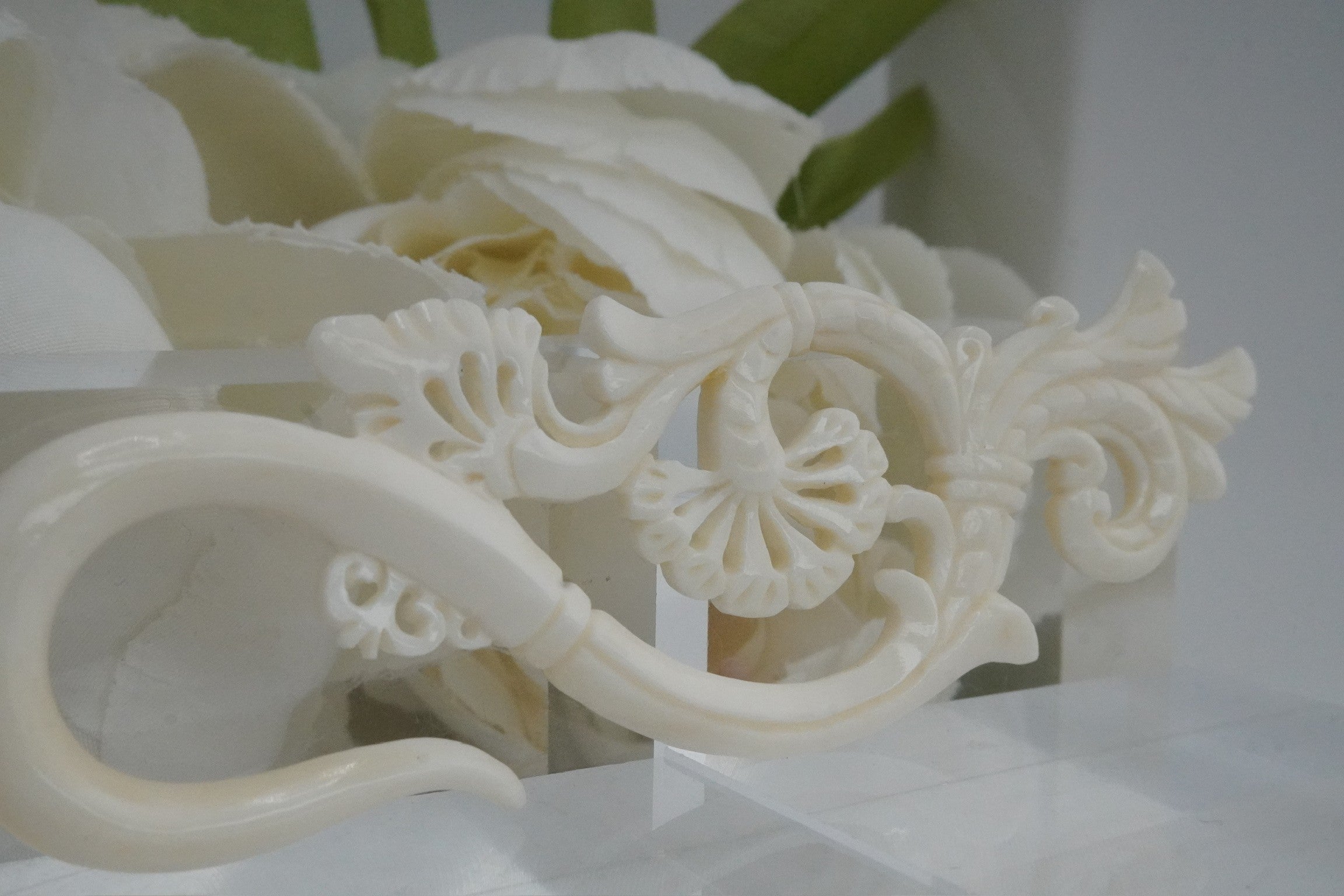 Floral Filigree Hangers - 2g