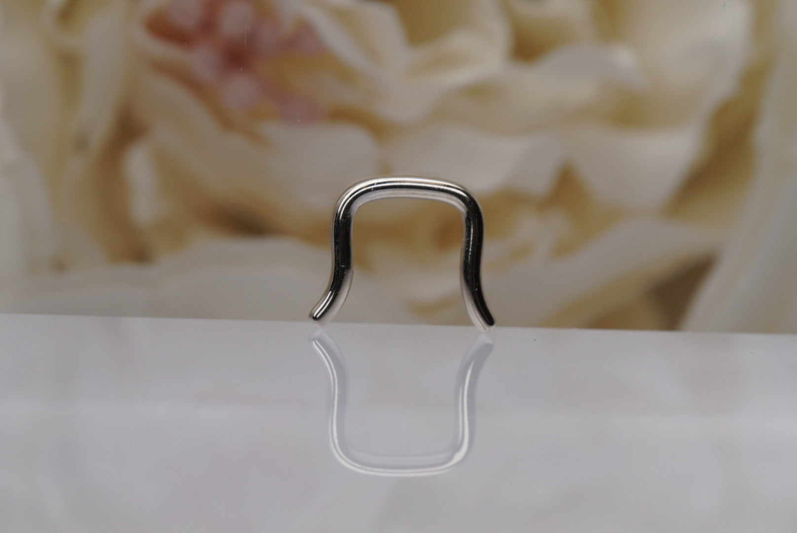 Septum Retainer in Gold- 16g