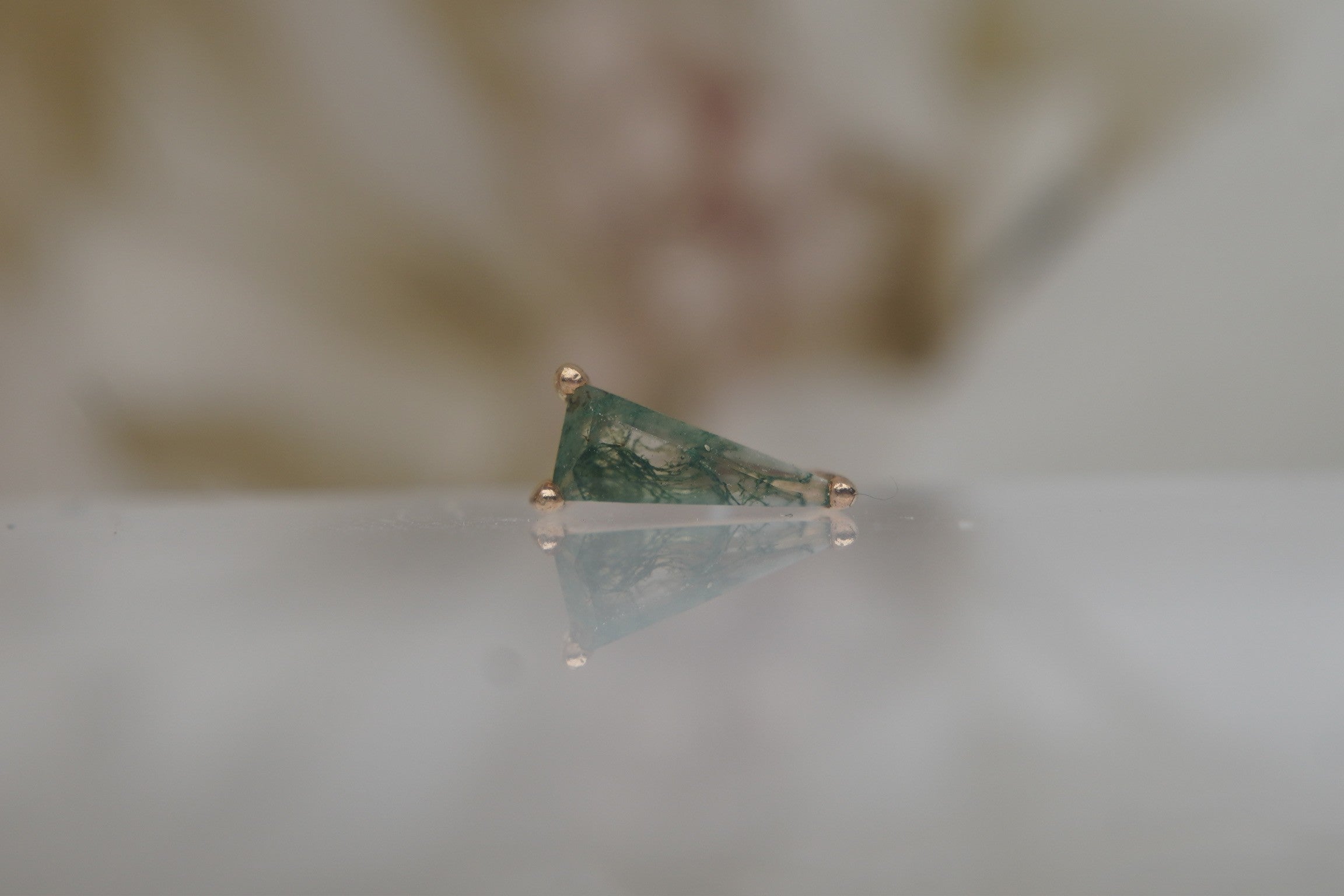 Vela with Moss Agate