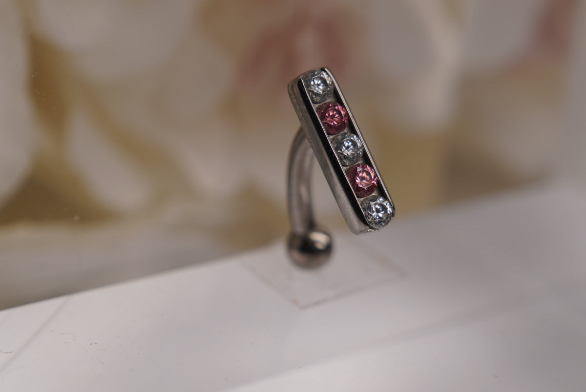 5-Gem Top Hanging with pink and white Crystals in 14g