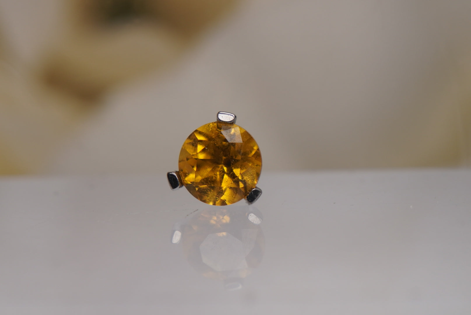 Yellow Crystal Prong-16/18g
