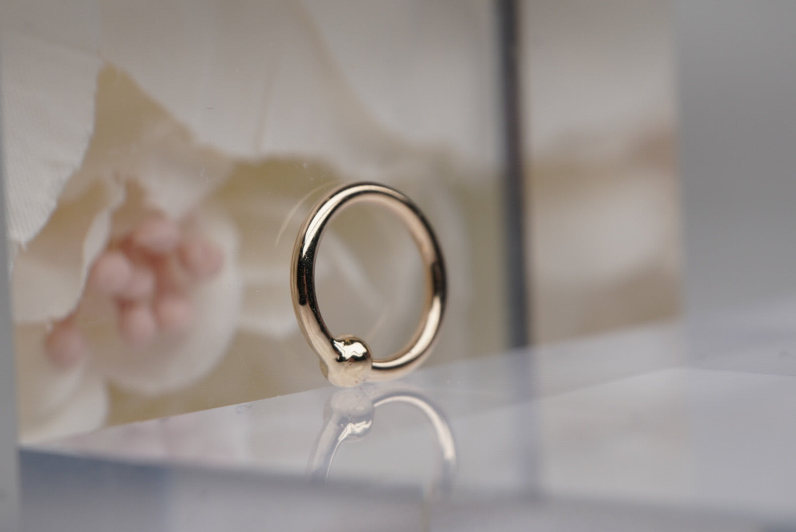 20g Fixed Bead Ring in Gold