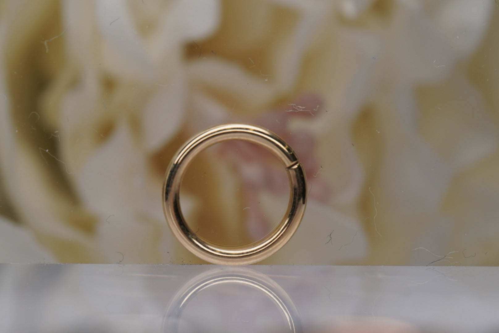 18g Seamless Ring in Gold
