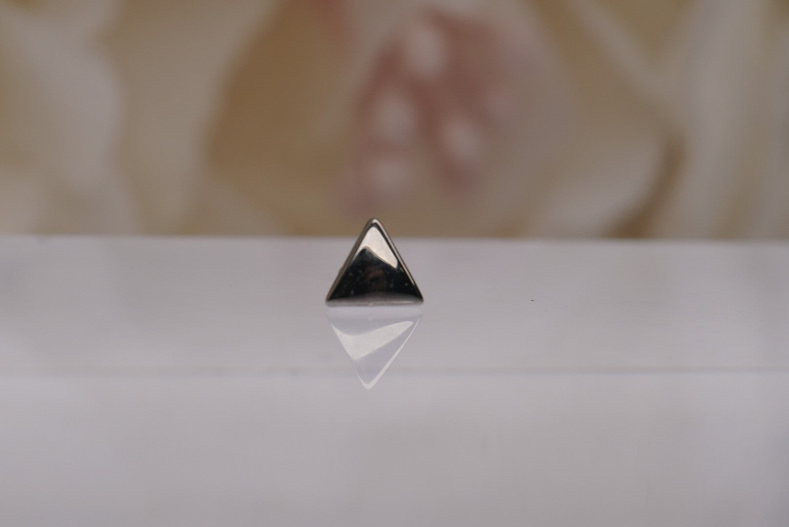 Junipurr Triangle in Titanium