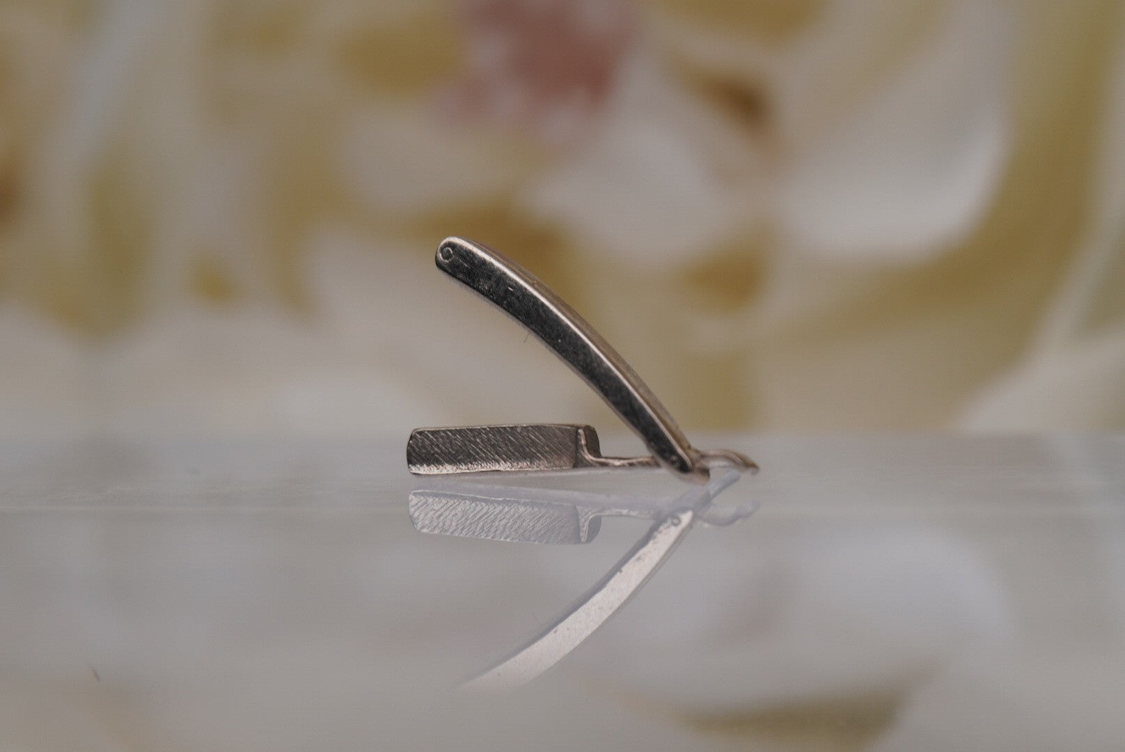 Straight Razor-Left