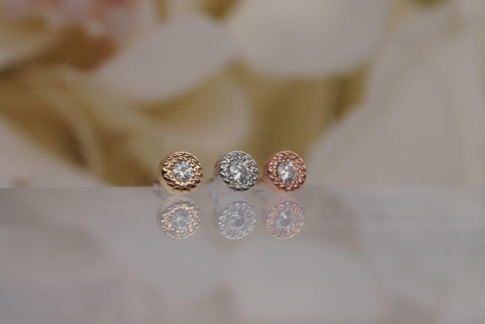 Single Gem Pave Circle 2.5mm