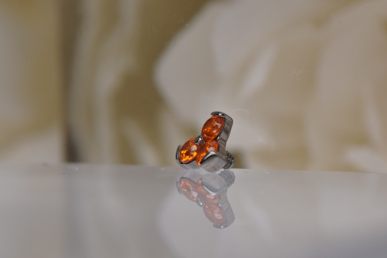 Trinity- 4mm (Orange)-12/14g
