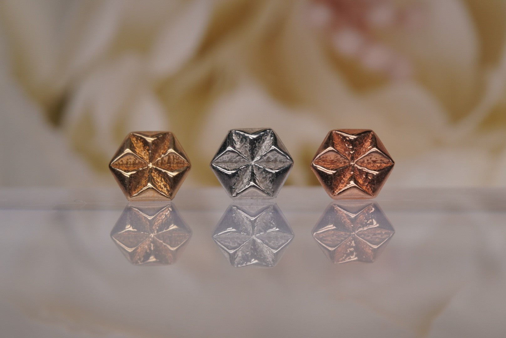 Hex-Star in Gold