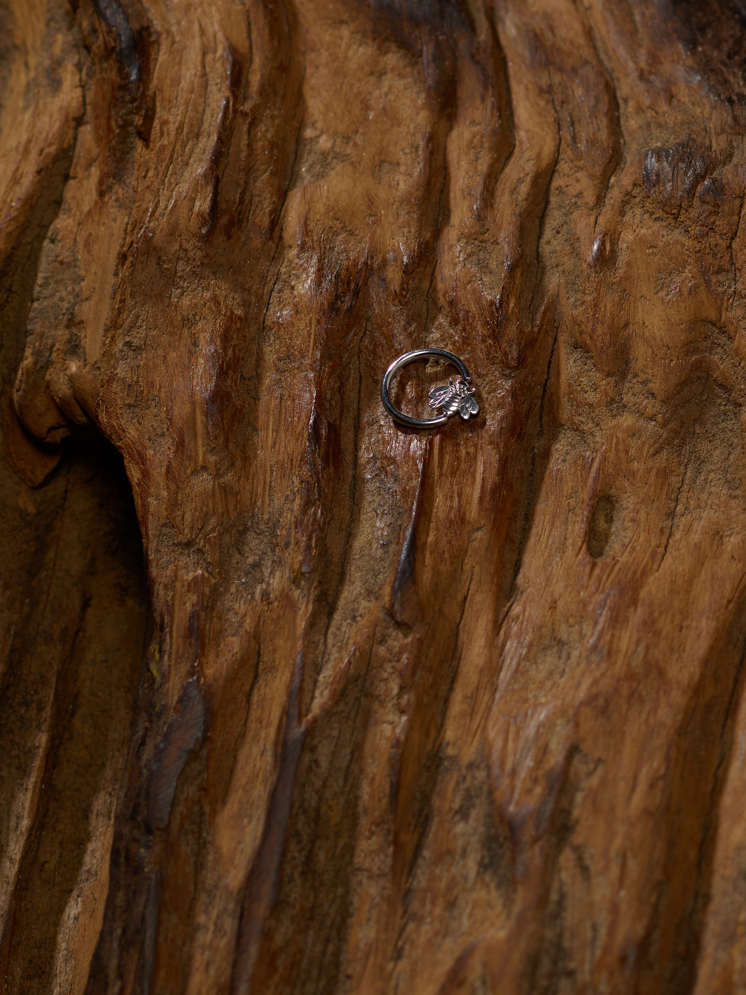 Bumble Bee Seamless Ring