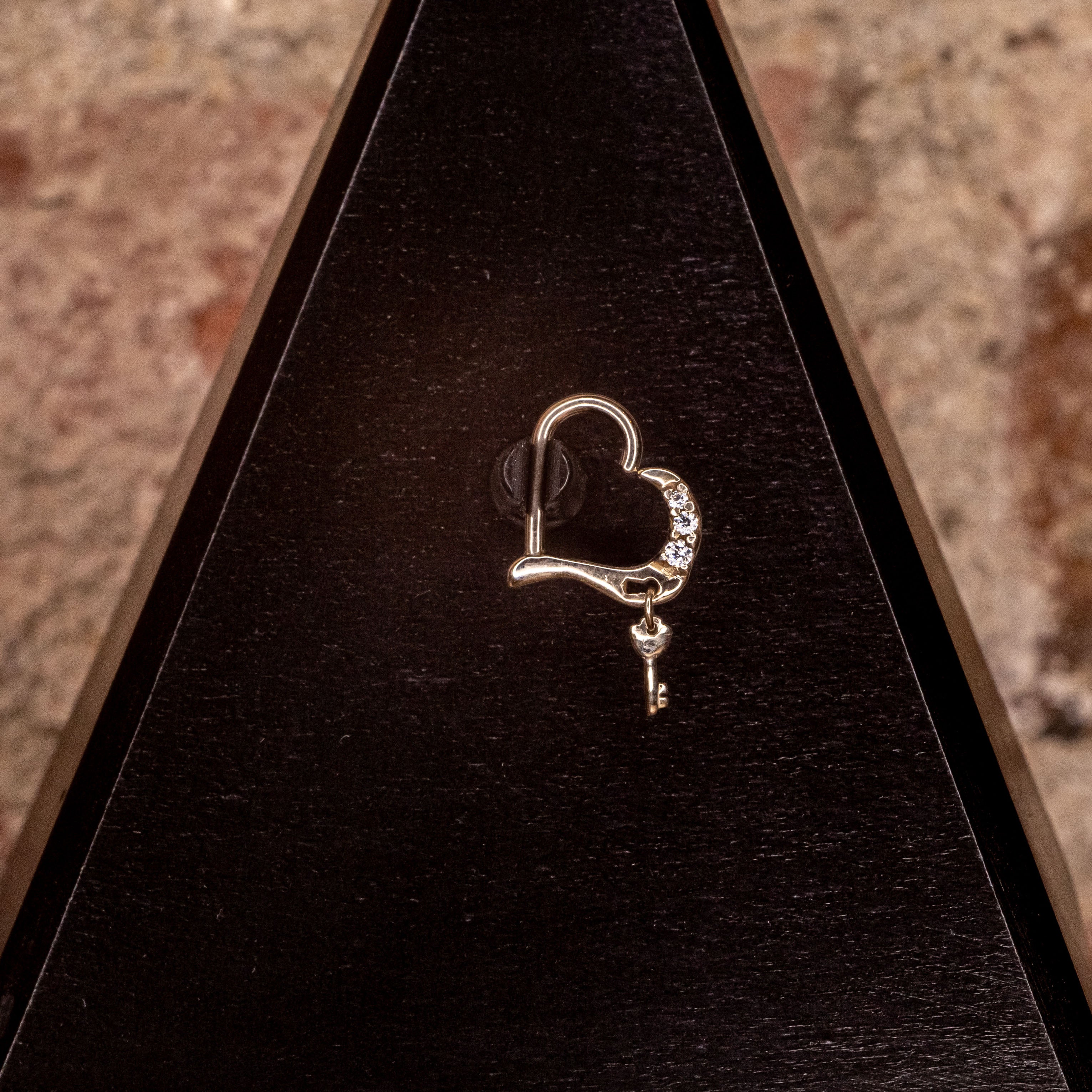 Avain in White Gold 16g 3/8" LEFT