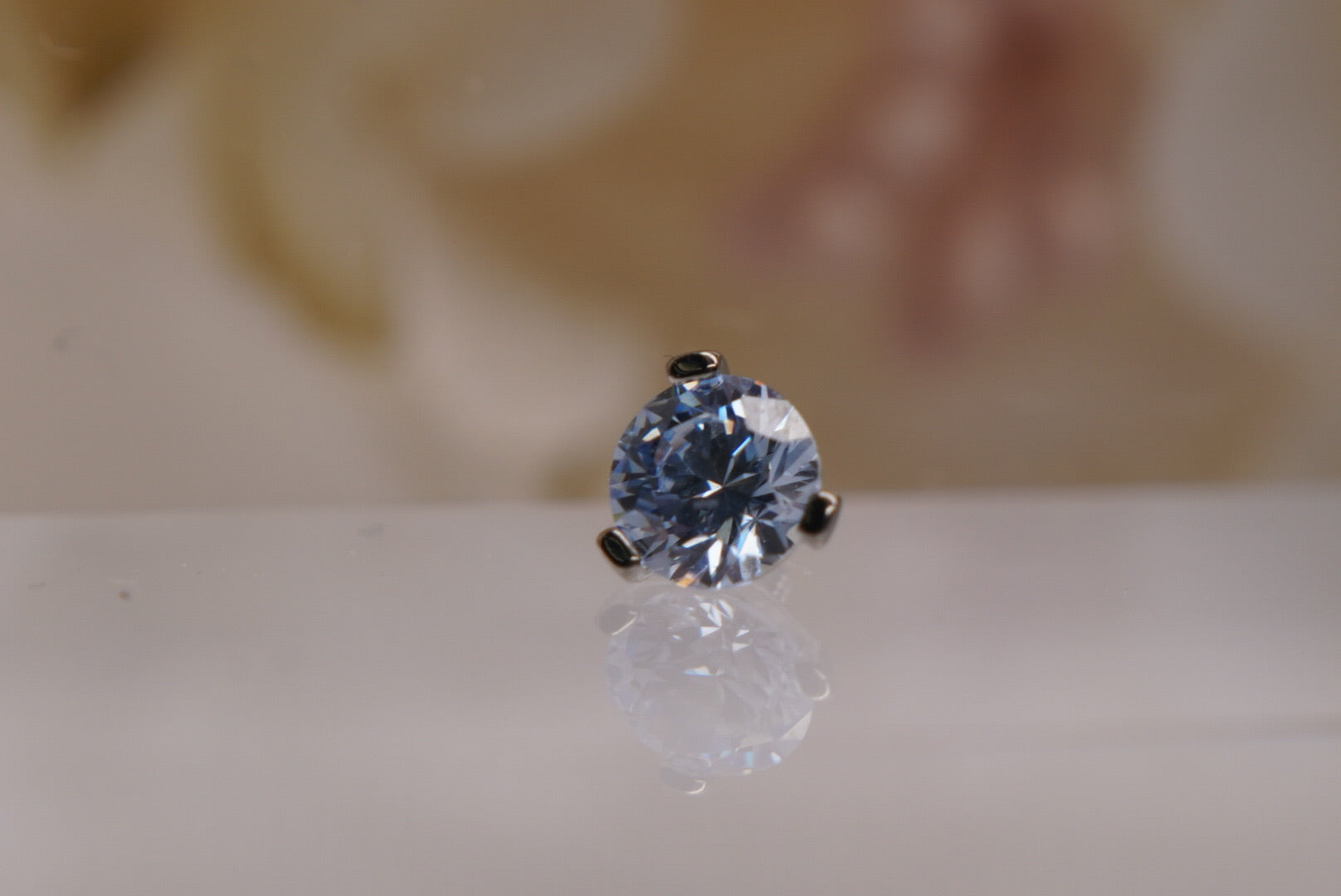 Grey Blue Crystal Prong-12/14g