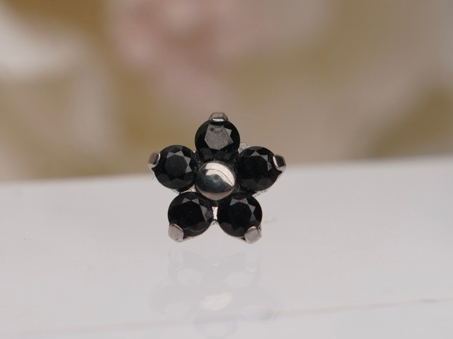 5-Petal Flower (Black)