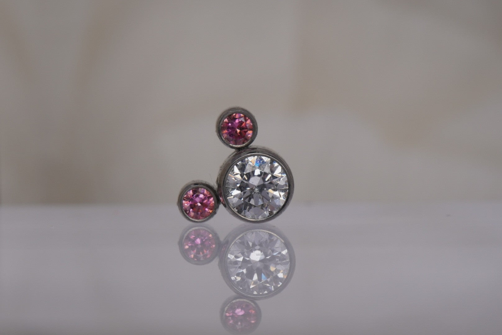 Mickey Head (White & Special Pink) 14G