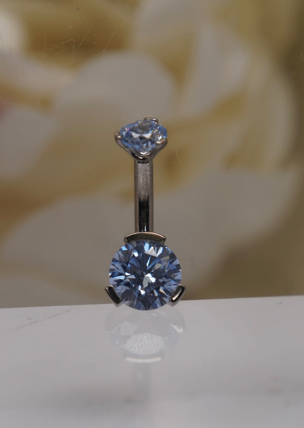 Grey Blue Crystal Navel in a Prong Setting (4mm/6mm)