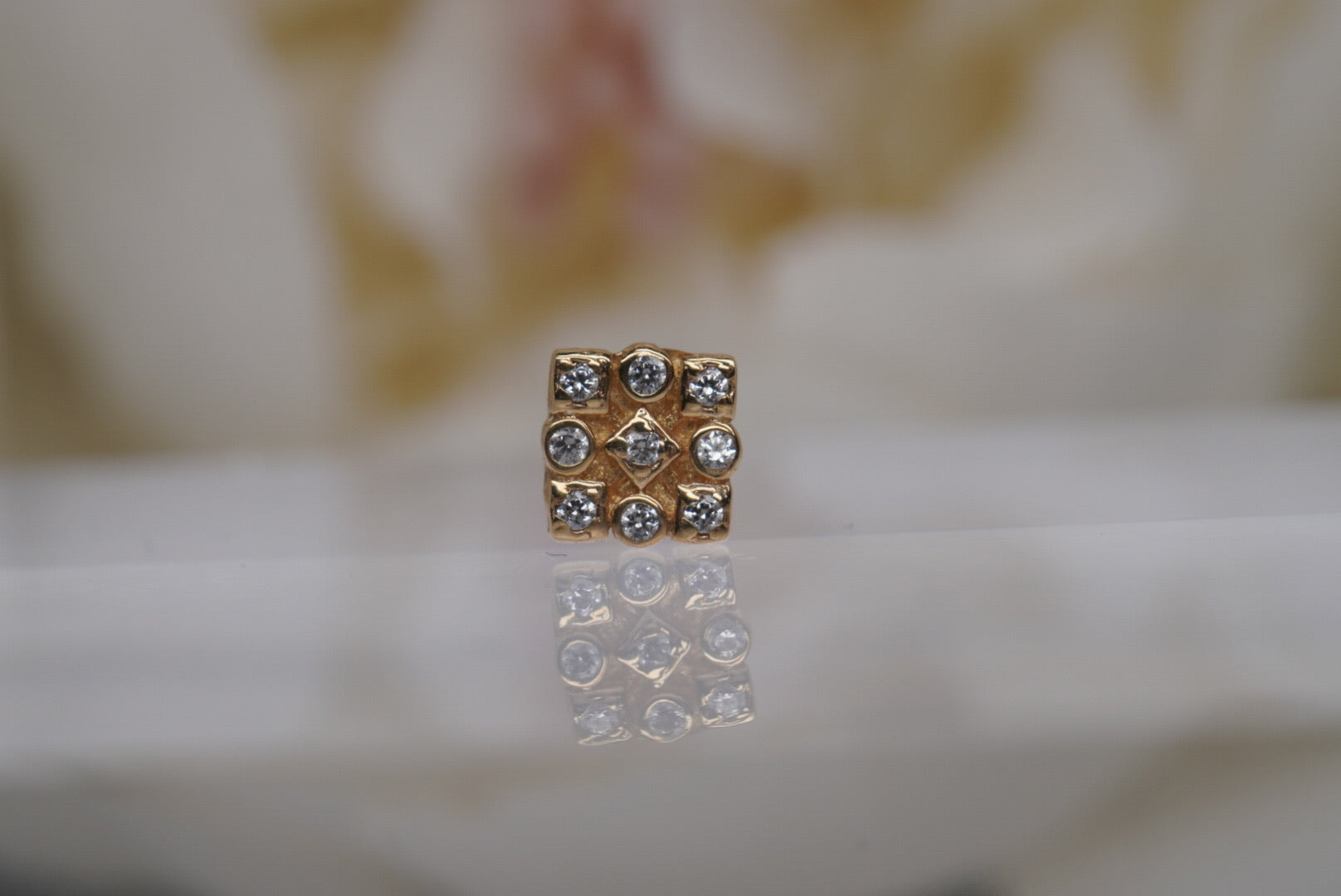 Zanzibar Nostril Screw in Yellow Gold