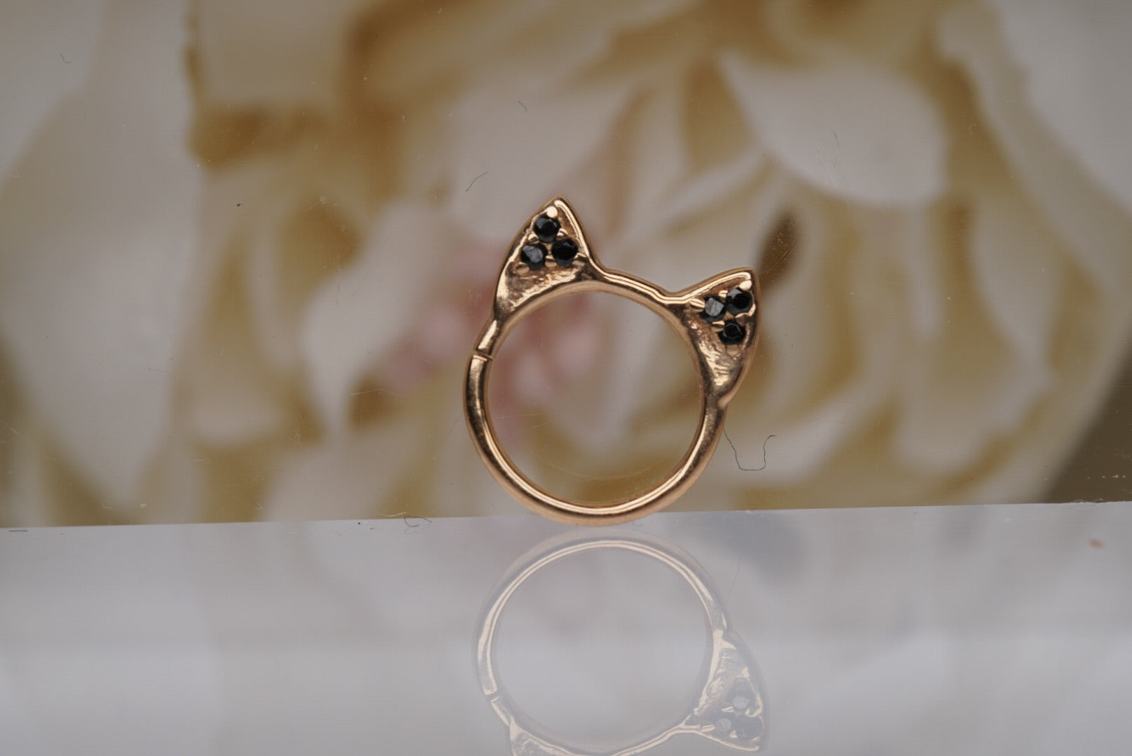 Meow Ring in Yellow Gold with Black Crystals