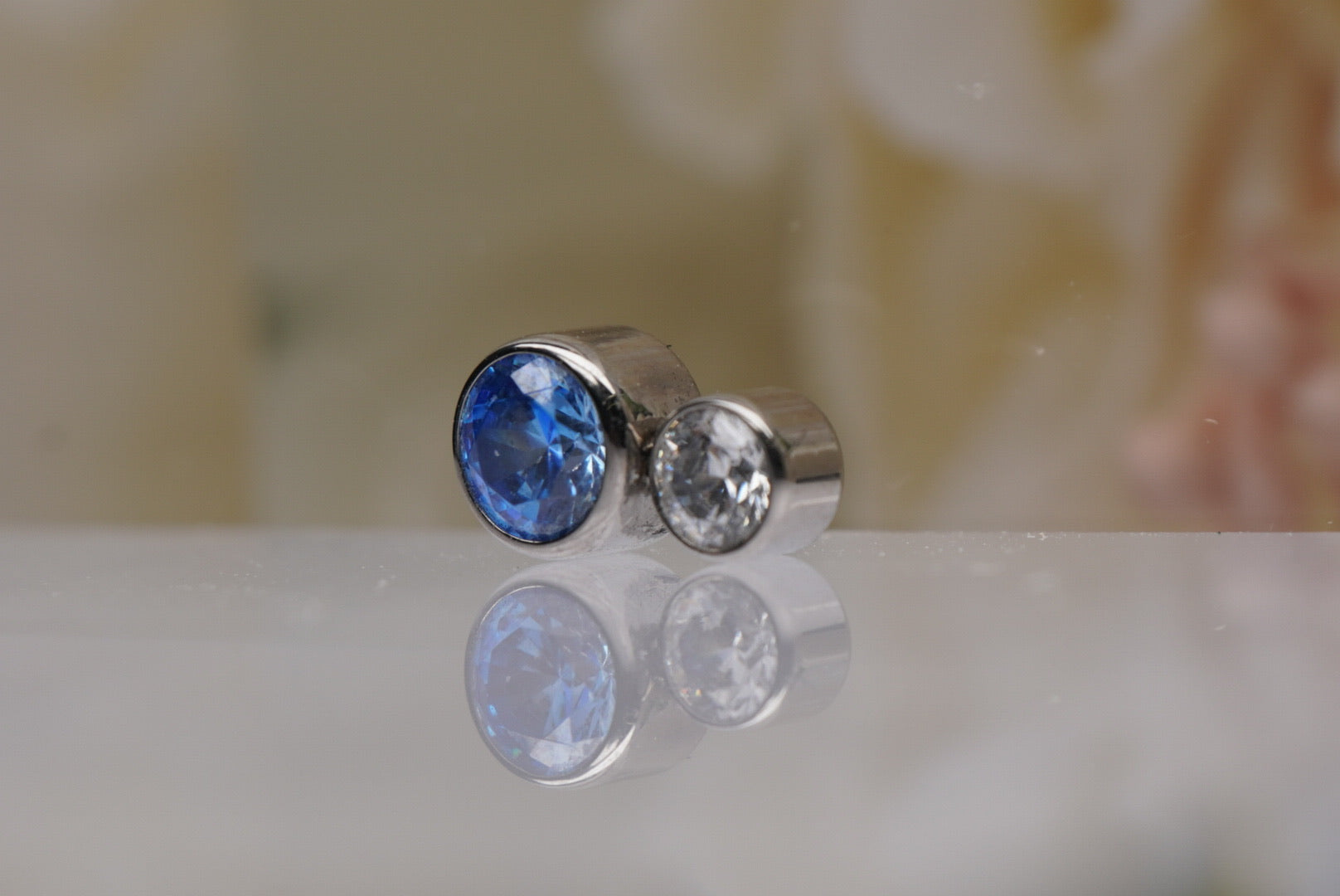 Large 2-Gem (Arctic Blue with White)-12/14g