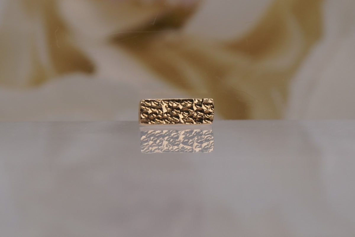 Hammered Rectangle in yellow gold