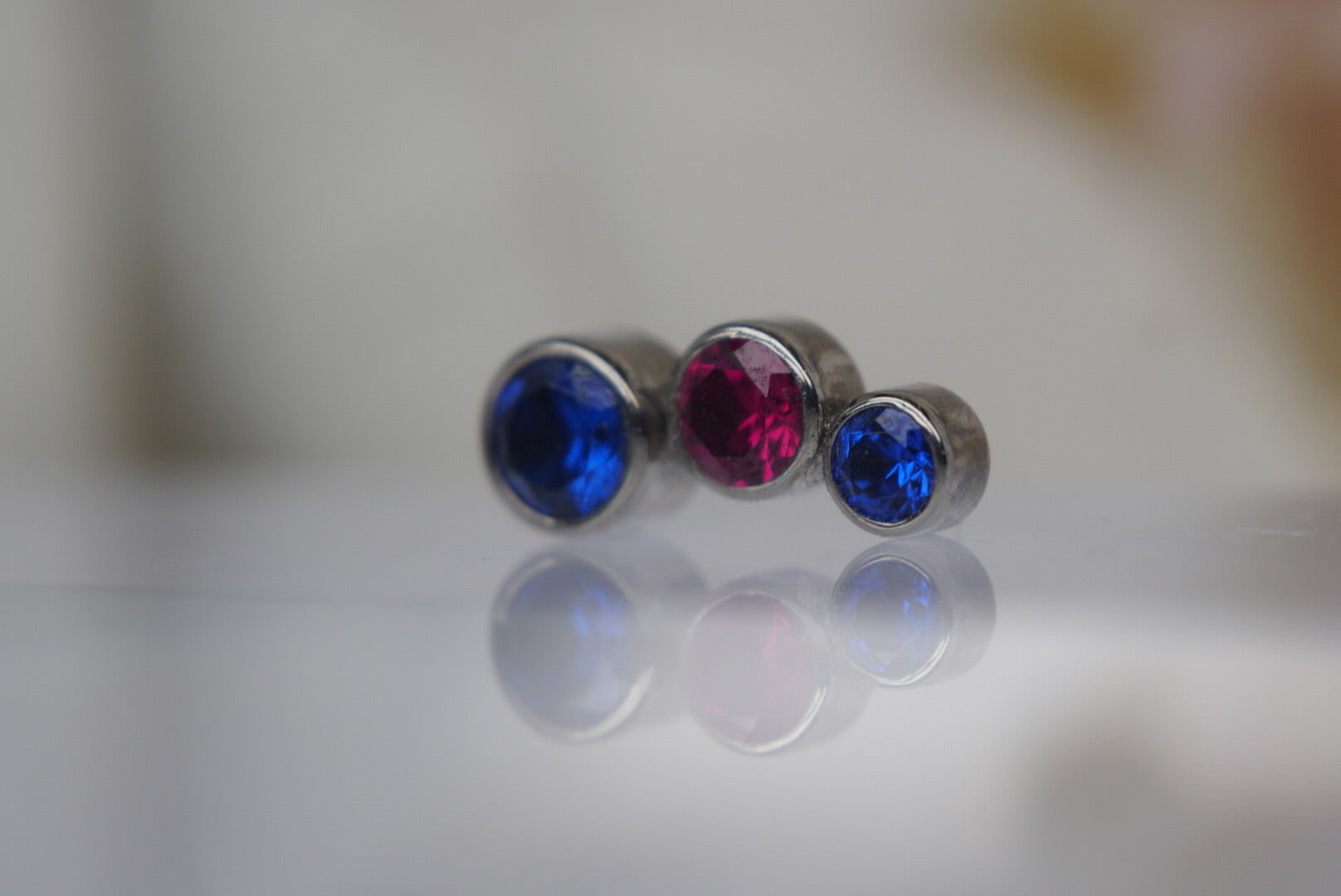3-Gem Clio Right Facing (Blue & Red)