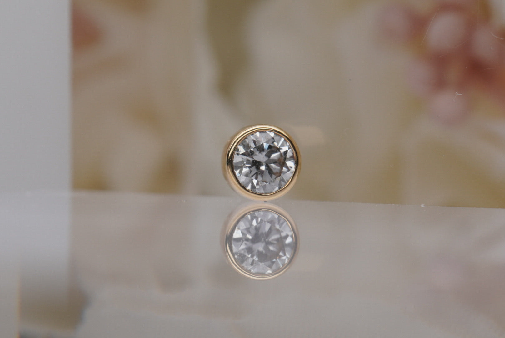 GENUINE DIAMOND in Yellow Gold- Bezel