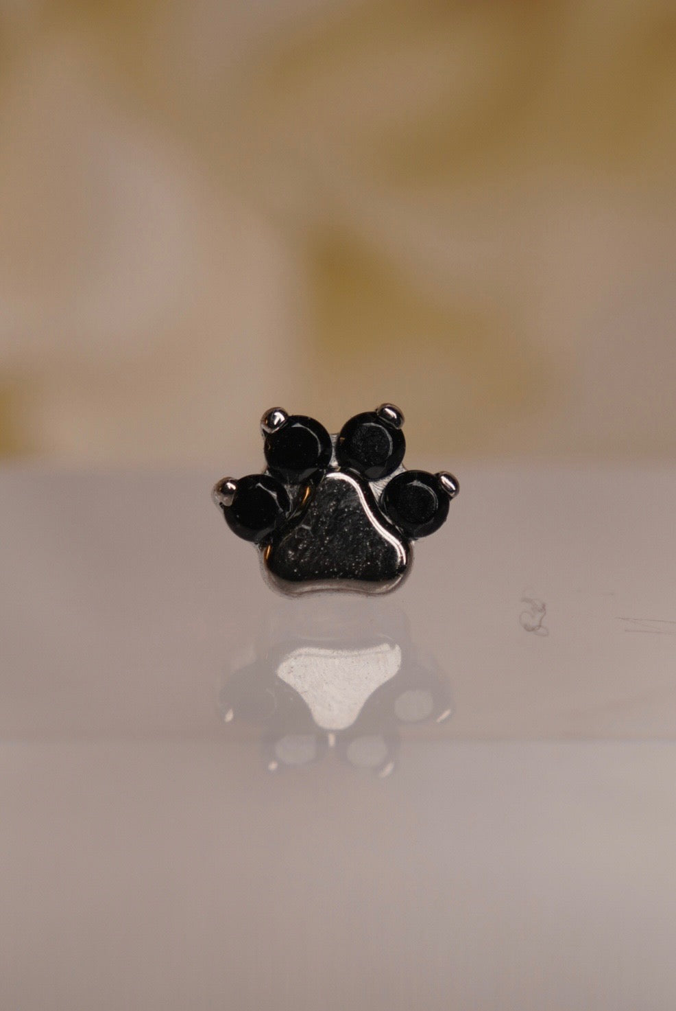 Paw Print with Black Crystals- 12/14g