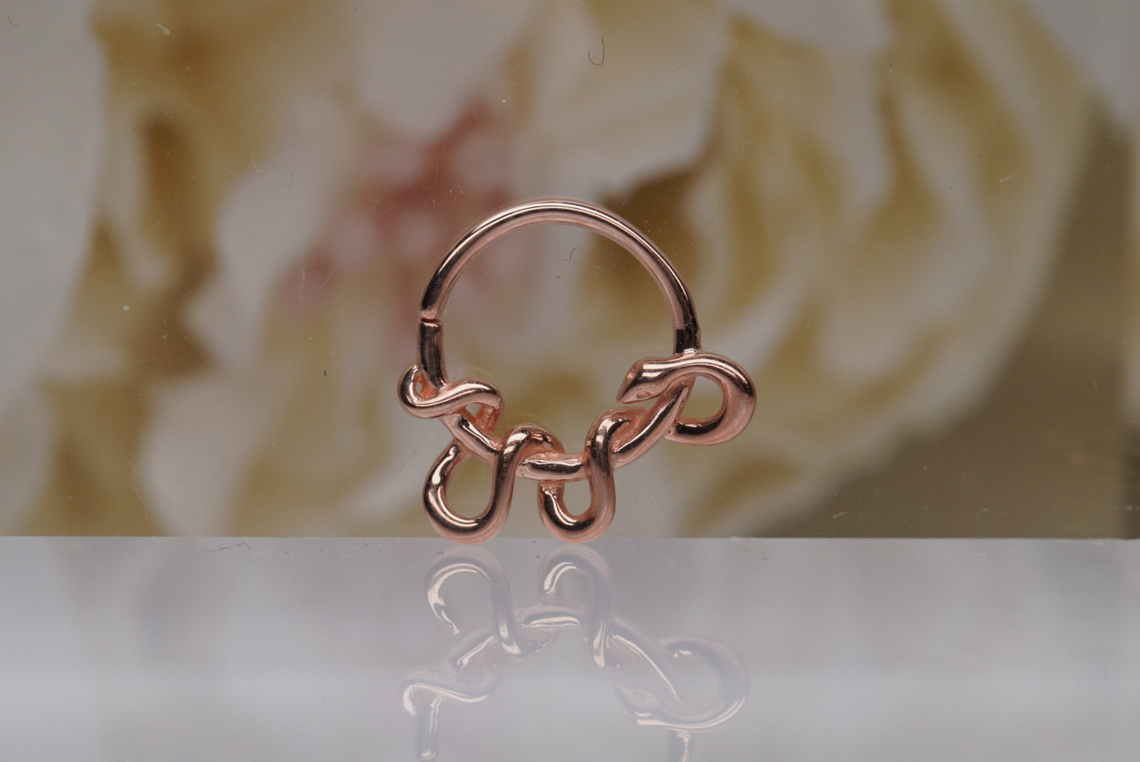 Kaa Seamless Ring