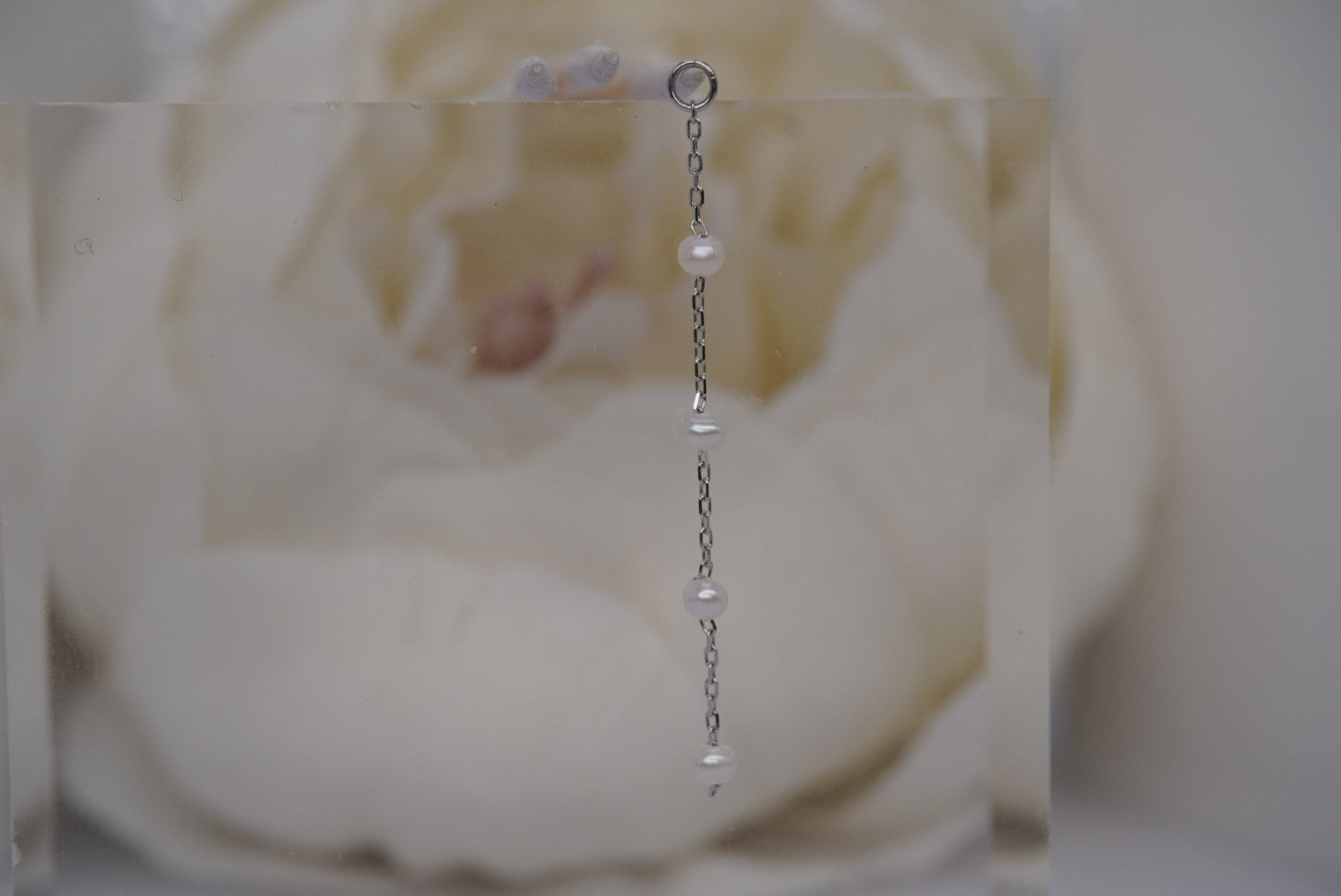 4-Bead Pearl Charm